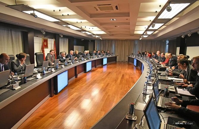 Sjutra odluka o zaduženju 