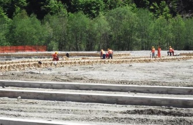 Kinezi povrijeđeni na gradilištu, jedan slomio nogu