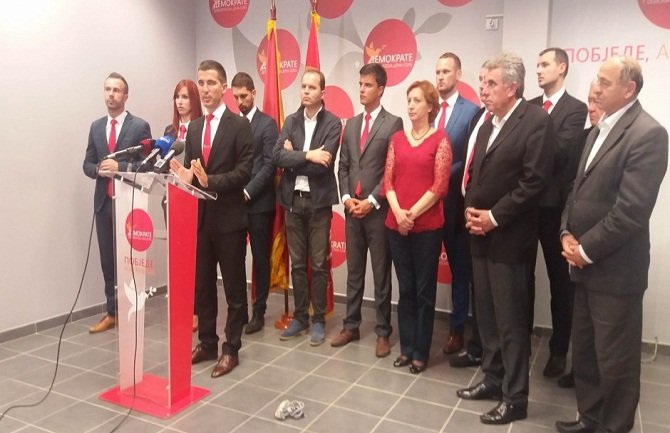 Kadar DFa pristupa Demokratama