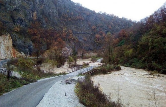 Lim se izlio u Bijelom Polju, strah od većih poplava