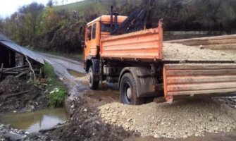 Radovi u Petnjici: Do petka će biti završeno 2,5 kilometara lokalnih puteva