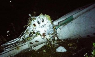 Srušio se avion sa brazilskim fudbalerima, 76 osoba poginulo