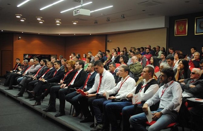 Demokrate Tivat: Građani će ubuduće duplo plaćati za komunalne naknade