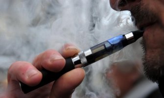 E-cigarete nanose štetu zubima kao i klasične?