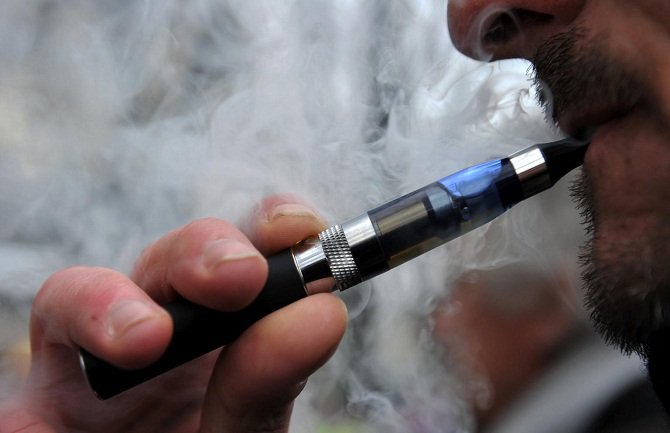 E-cigarete nanose štetu zubima kao i klasične?