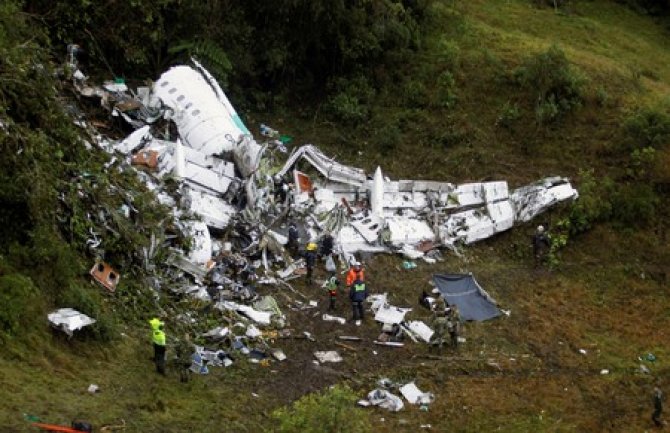 Pilot bio upozoren da možda neće imati dovoljno goriva?