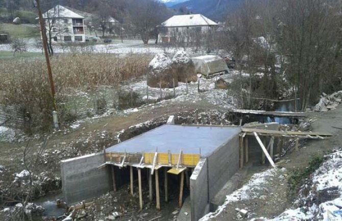 Mještani Lozne konačno dobili most
