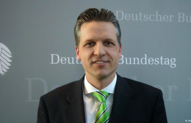 Fraj: Zbog odsustva opozicije iz parlamenta gubi i država i njeni građani