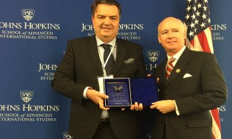 U Vašingtonu dodijeljeno priznanje za liderstvo Dušku Kneževiću