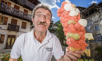 Ušao u Ginisovu knjigu rekorda: Na kornet uspio da stavi 121 kuglu sladoleda