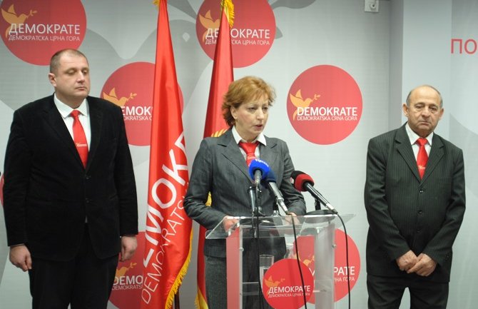 Demokrate traže ostavku Stijepovića