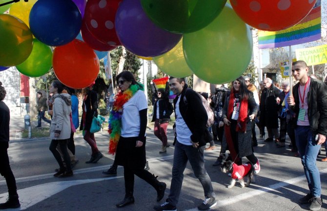 Povorka ponosa bez ijednog incidenta, oko 200 učesnika