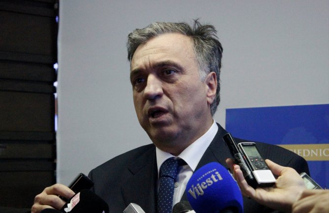 Vujanović: Nadam se stvaranju uslova da majke  imaju veće naknade