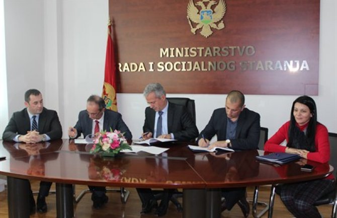 Berane: Grade 94 stana za izbjeglice