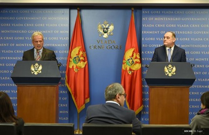 Vlada Predlogom budžeta za 2017. čuva standard ukupnog stanovništa