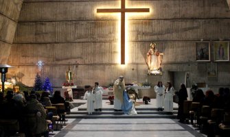 Ponoćna misa u Podgorici: Božić je praznik povezanosti Boga s ljudima