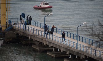 Pronađeni veći dijelovi aviona, nema trupa