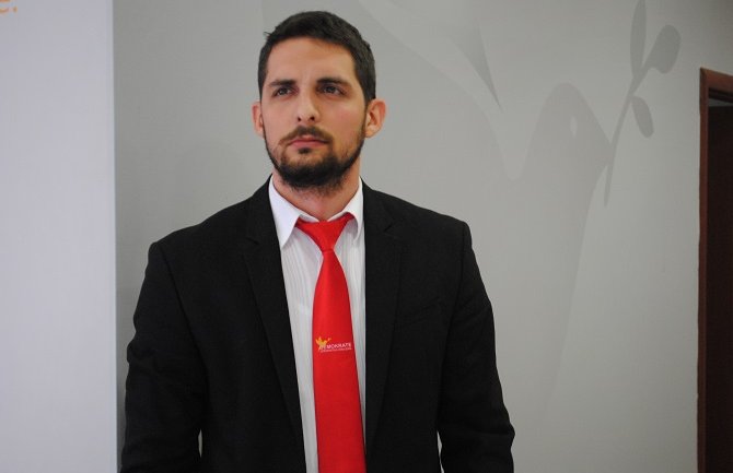 Leković:  DPS „poklanja“ Baranima novi namet za Novu godinu