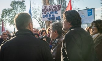 Sa protesta protiv ekonomskih mjera vlade poručeno: Rupe u budžetu ne krpite preko sirotinje