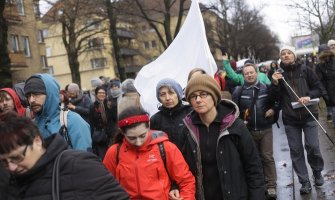 Pješice od Berlina do Sirije