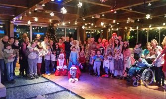 Budva: Uručeni paketići za djecu sa smetnjama u razvoju