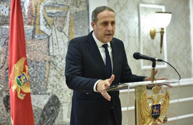 Reagovanje LP: Poslanik Popović prijavio je sve prihode