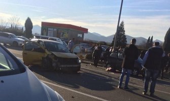 Podgorica: Pet osoba povrijeđeno u udesu