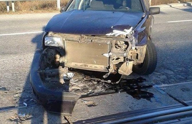 Udes u Virpazaru: Sudarili se voz i automobil 