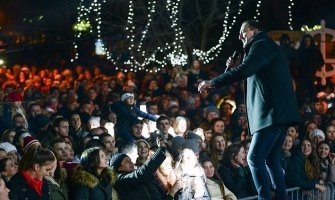 I za reprizu Nove godine puni trgovi (FOTO)