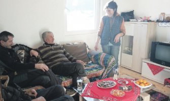 Gradnja završena: Anđelići uselili u novu kuću, svanulo im!