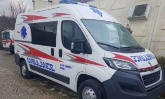 Mitropolija Opštoj bolnici „Danilo I“ poklonila reanimobil