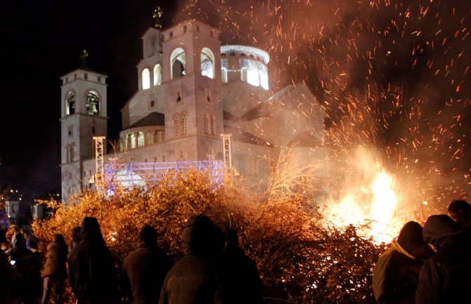 Amfilohije: Mnogi su pobjegli od crkve