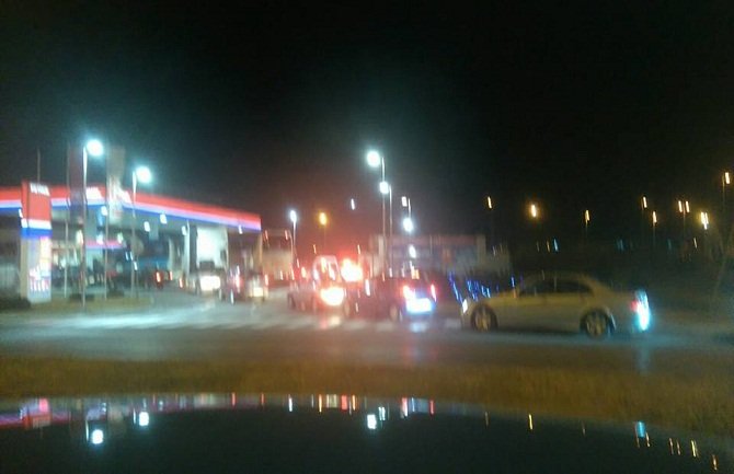 Pejović: Ova Vlada je štetočinska!, Rađenović: Građani plaćaju prevare i pohare! 