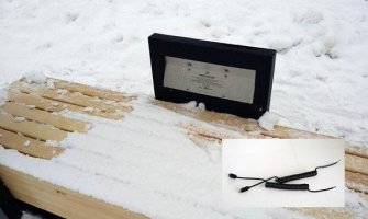 Nikšić: Pametna klupa već oštećena, počupani kablovi 