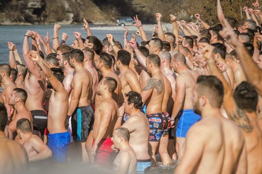 2017011922138080618108184Web