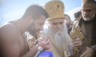 Plivanje za krst u Podgorici, Beranama i Ulcinju (FOTO)