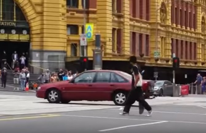 Melburn: Automobilom uletio među ljude, najmanje 3 osobe poginule(VIDEO)