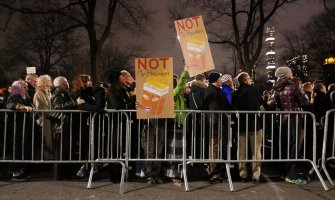 Njujorčani protestovali protiv Trampa: Među njima De Niro, Boldvin, Šer