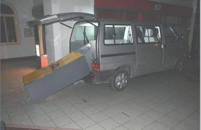 U Njemačkoj uhapšeni Crnogorci i Bosanci: Čeličnim sajlama vukli bankomate