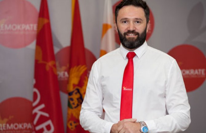 Tufegžić: Barska ploviba još jedna avantura političke elite na štetu države  građana