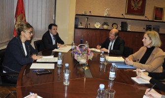 Stvaranje efikasne i servisno opredijeljene javne uprave