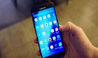 Samsung predstavio tri nova smartfona (VIDEO)