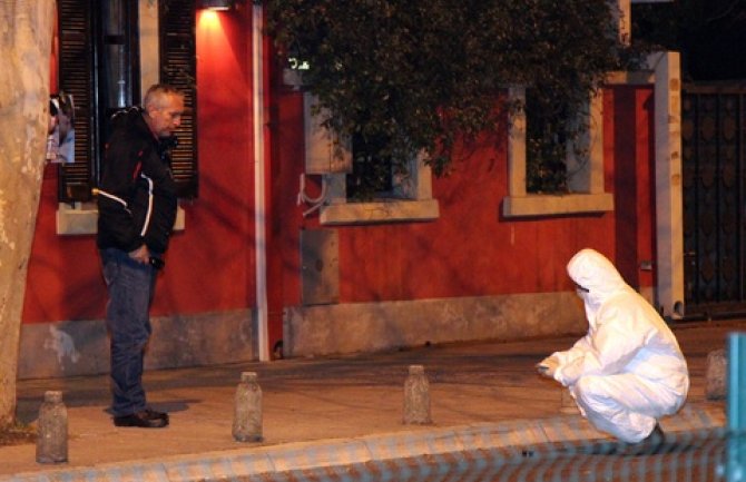 Tri mladića se sumnjiče za pokušaj ubistva bivšeg kik-boksera Vlahovića