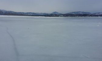 EPCG: Apel na građane da ne hodaju po zaleđenoj površini jezera