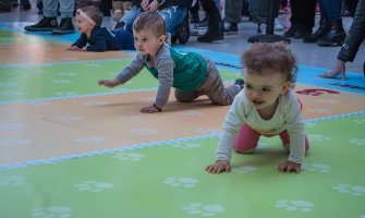 Hristina najbrža beba Lino puzijade (FOTO)
