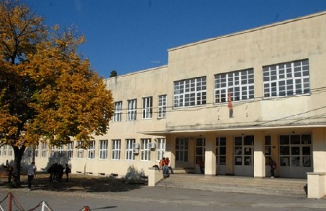 Podgorica: Osnovci sjutra dobijaju đačke uniforme