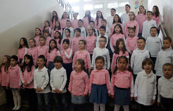 Da ne bude razlika: Od danas osnovci podgoričke škole u uniformama
