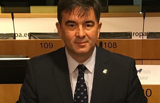 Medojević: Vlada Crne Gore mora da povuče priznanje države Kosovo