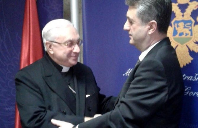 Izvanredni odnosi Svete Stolice i Crne Gore