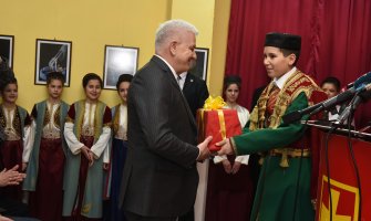 Marković Crnogorcima u Lovćencu: Ljubite Srbiju a volite Crnu Goru 